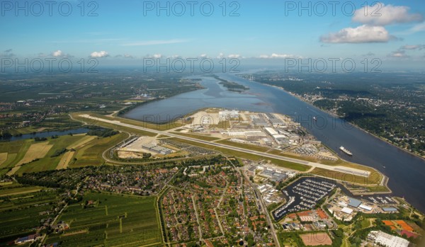Finkenwerder Airport, runway and factory halls of Airbus Airport, Finkenwerder Airport, Hamburg, Free and Hanseatic City of Hamburg, Germany, Europe, aerial view, birds-eyes view, aerial photograph, aerial photography, aerial photography, overview, bird's eye view
