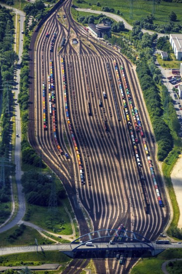 Freight yard, marshalling yard, marshalling yard Alte Süderelbe Altenwerder, Hamburg harbour, Elbe, Hamburg, Free and Hanseatic City of Hamburg, Germany, Europe, aerial view, birds-eyes view, aerial photography, aerial photography, overview, bird's eye view