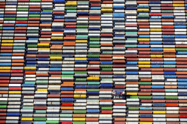 Straddle carrier, container transporter, container port Hamburg, CTA, Container Terminal Altenwerder, Hamburg-Altenwerder, Port of Hamburg, Elbe, Hamburg, Free and Hanseatic City of Hamburg, Germany, Europe, aerial view, birds-eyes view, aerial photography, aerial photography, overview, bird's eye view