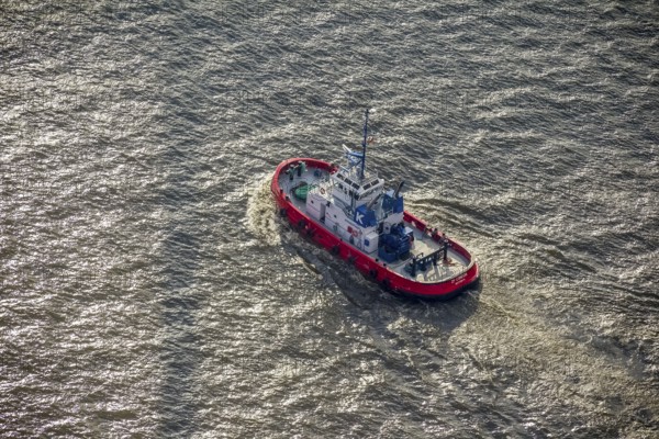 Harbour tug ZP Cocon in Hamburg harbour, Hamburg, Germany, Europe, aerial view, birds-eyes view, aerial photography, aerial photography, overview, bird's eye view