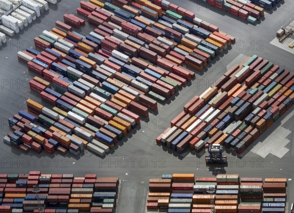 Container port, Waltershofer Hafen, container ships, Eurogate, Eurogate Container Terminal, Port of Hamburg, Hamburg, Germany, Europe, aerial view, birds-eyes view, aerial photography, aerial photography, overview, bird's eye view