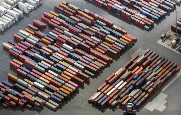 Container port, Waltershofer Hafen, container ships, Eurogate, Eurogate Container Terminal, Port of Hamburg, Hamburg, Germany, Europe, aerial view, birds-eyes view, aerial photography, aerial photography, overview, bird's eye view