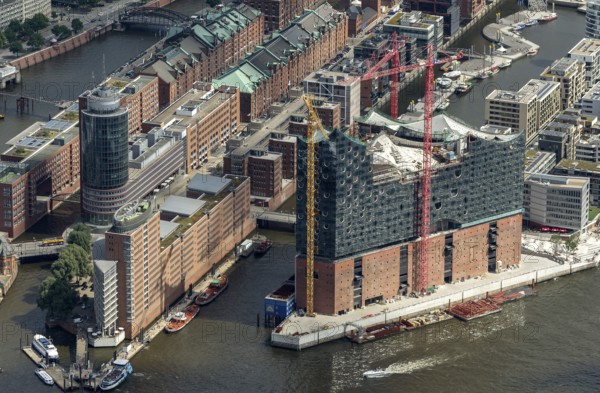 Speicherstadt, HafenCity, Elbe, Elbphilharmonie Hamburg am Kaiserkai, Hamburg harbour, Hamburg, Germany, Europe, aerial view, birds-eyes view, aerial photography, aerial photography, overview, overview, bird's eye view