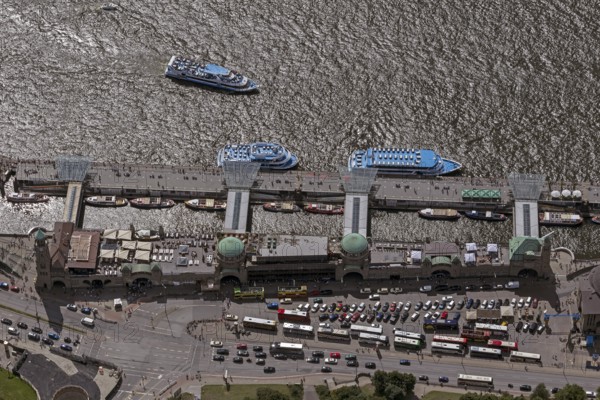 St.Pauli, Landungsbrücken an der Elbe, Entrance Alter Elbtunnel, Captain Prüsse, Hamburg harbour, Hamburg, Germany, Europe, aerial view, birds-eyes view, aerial photography, aerial photography, overview, bird's eye view