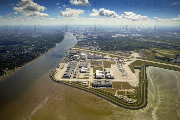 Finkenwerder Airport, runway and factory halls of Airbus Airport, Finkenwerder Airport, Hamburg, Free and Hanseatic City of Hamburg, Germany, Europe, aerial view, birds-eyes view, aerial photography, aerial photography, overview, bird's eye view