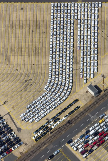 New car loading at Hansahafen, Unikai in Hamburg harbour, Hamburg harbour, Elbe, Hamburg, Free and Hanseatic City of Hamburg, Germany, Europe, aerial view, birds-eyes view, aerial photography, aerial photography, overview, bird's eye view