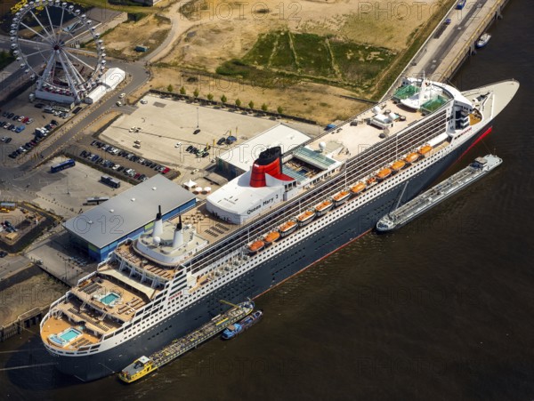 Cruise terminal, Unilever House cruise ship Queen Mary 2, Hamburg harbour, Elbe, Hamburg, Free and Hanseatic City of Hamburg, Germany, Europe, aerial view, birds-eyes view, aerial photography, aerial photography, overview, bird's eye view