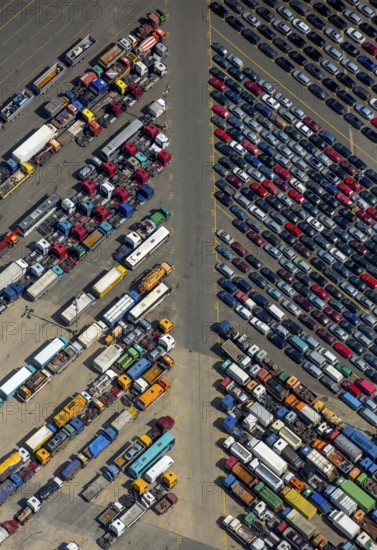 Used car loading at Hansahafen, Unikai in Hamburg harbour, Hamburg harbour, Elbe, Hamburg, Free and Hanseatic City of Hamburg, Germany, Europe, aerial view, birds-eyes view, aerial photography, aerial photography, overview, bird's eye view