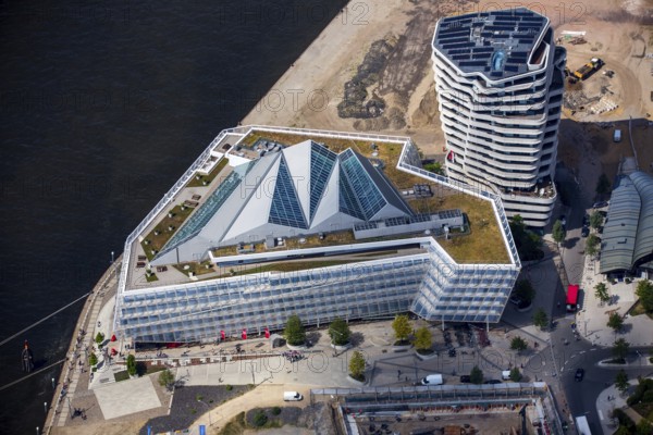 Cruise terminal, Unilever House cruise ship Queen Mary 2, Hamburg harbour, Elbe, Hamburg, Free and Hanseatic City of Hamburg, Germany, Europe, aerial view, birds-eyes view, aerial photography, aerial photography, overview, bird's eye view