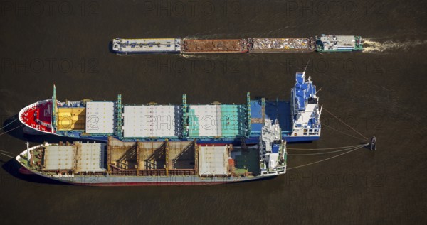 Bulk carrier lying in the harbour of Hamburg, Hamburg harbour, Elbe, Hamburg, Free and Hanseatic City of Hamburg, Germany, Europe, aerial view, birds-eyes view, aerial photography, aerial photography, overview, bird's eye view