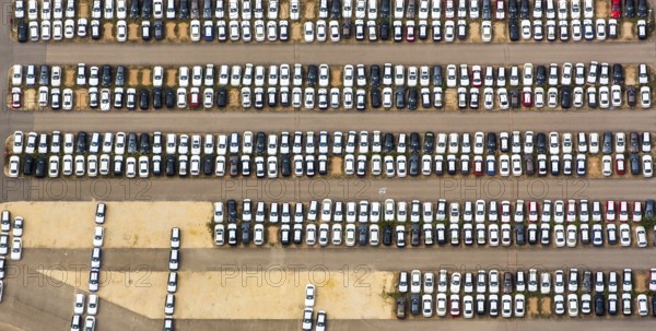 New car car park, BMW new car, BMW plant regensburg, automotive plant, car factory, Bayrische Motorenwerke Fabrik Regensburg, Neutraubling, independent town in Eastern Bavaria, Bavaria, Germany, Europe, aerial view, birds-eyes view, aerial photography, aerial photography, aerial photography, overview, bird's eye view