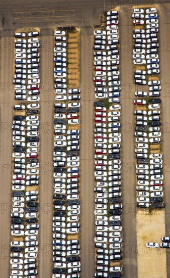 New car car park, BMW new car, BMW plant regensburg, automotive plant, car factory, Bayrische Motorenwerke Fabrik Regensburg, Obertraubling, independent town in Eastern Bavaria, Bavaria, Germany, Europe, aerial view, birds-eyes view, aerial photography, aerial photography, aerial photography, overview, bird's-eye view