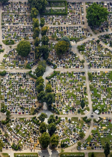 Cemetery Regensburg, Upper Catholic Cemetery Regensburg, row graves, military graves, Regensburg, independent city in Eastern Bavaria, Bavaria, Germany, Europe, aerial view, birds-eyes view, aerial photography, aerial photography, aerial photography, overview, bird's eye view