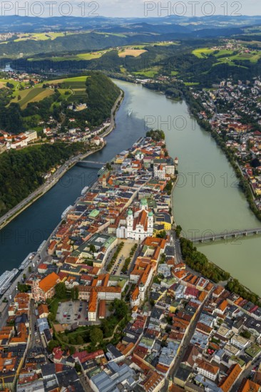 Old town of Passau with St Stephen's Cathedral on the cathedral square as the seat of the Bishop of Passau, confluence of the three rivers Danube, Inn and Ilz, Passau, independent university town in the administrative district of Lower Bavaria in Eastern Bavaria, Bavaria, Germany, Europe, aerial view, birds-eyes view, aerial photography, aerial photography, overview, overview, bird's eye view