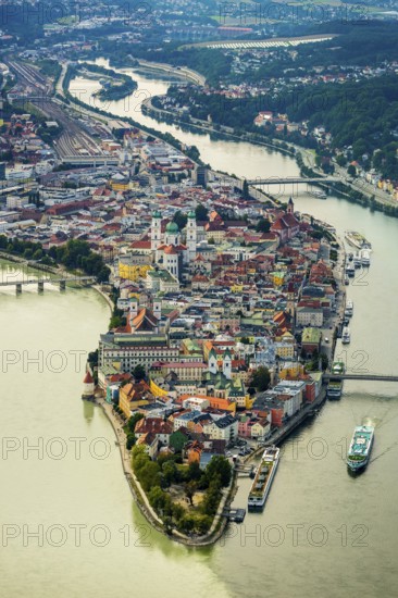 Old town of Passau with St Stephen's Cathedral on the cathedral square as the seat of the Bishop of Passau, confluence of the three rivers Danube, Inn and Ilz, Passau, independent university town in the administrative district of Lower Bavaria in Eastern Bavaria, Bavaria, Germany, Europe, aerial view, birds-eyes view, aerial photography, aerial photography, overview, overview, bird's eye view