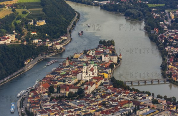 Old town of Passau with St Stephen's Cathedral on the cathedral square as the seat of the Bishop of Passau, confluence of the three rivers Danube, Inn and Ilz, Passau, independent university town in the administrative district of Lower Bavaria in Eastern Bavaria, Bavaria, Germany, Europe, aerial view, birds-eyes view, aerial photography, aerial photography, overview, overview, bird's eye view