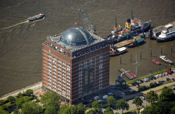 Altes Unionskühlhaus now residence of Nadja Tiller and Walter Giller, Hamburg harbour, Elbe, Hamburg, Free and Hanseatic City of Hamburg, Germany, Europe, aerial view, birds-eyes view, aerial photography, aerial photography, overview, bird's eye view