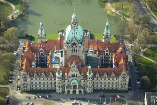New Town Hall, Hanover's landmark, Wilhelminian, castle-like magnificent building in eclectic style, city administration, town hall dome, Hanover, state capital, Lower Saxony, Germany, DE, Europe, aerial view, birds-eyes view, aerial photography, aerial photography, overview, bird's eye view