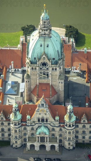 New Town Hall, Hanover's landmark, Wilhelminian, castle-like magnificent building in eclectic style, city administration, town hall dome, Hanover, state capital, Lower Saxony, Germany, DE, Europe, aerial view, birds-eyes view, aerial photography, aerial photography, overview, bird's eye view