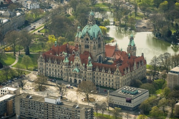 New Town Hall, Hanover's landmark, Wilhelminian, castle-like magnificent building in eclectic style, city administration, town hall dome, Hanover, state capital, Lower Saxony, Germany, DE, Europe, aerial photo, birds-eyes view, aerial photography, aerial photography, overview, bird's eye view