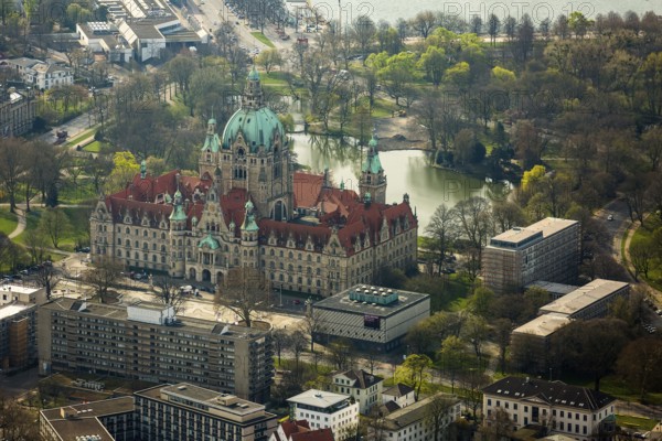 New Town Hall, Hanover's landmark, Wilhelminian, castle-like magnificent building in eclectic style, city administration, town hall dome, Hanover, state capital, Lower Saxony, Germany, DE, Europe, aerial photo, birds-eyes view, aerial photography, aerial photography, overview, bird's eye view