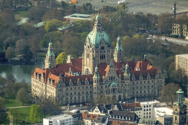New Town Hall, Hanover's landmark, Wilhelminian, castle-like magnificent building in eclectic style, city administration, town hall dome, Hanover, state capital, Lower Saxony, Germany, DE, Europe, aerial photo, birds-eyes view, aerial photography, aerial photography, overview, bird's eye view