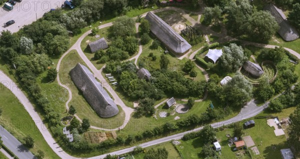 Archaeological Centre Hitzacker, residential barns, longhouses, mortuary hut, pit house, open-air museum, Bronze Age settlement, Hitzacker (Elbe), district Lüchow-Dannenberg, Elbtalaue, Elbe valley, Lower Saxony, Germany, Europe, aerial view, birds-eyes view, aerial photography, aerial photography, overview, bird's eye view