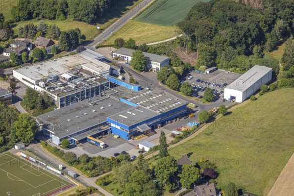 Aerial photo, Gennebreck, Wicke GmbH, Herzkamp, Sprockhövel, Ruhr area, North Rhine-Westphalia, Germany, business-to-business service, DE, Ennepe-Ruhr-Kreis, Europe, commercial enterprises, commercial area, commercial area, commercial location, commercial use, industrial area, industrial location, aerial photograph, aerial photography, aerial photography, overview, bird's-eye view, birds-eyes view, industrial wheels, overview