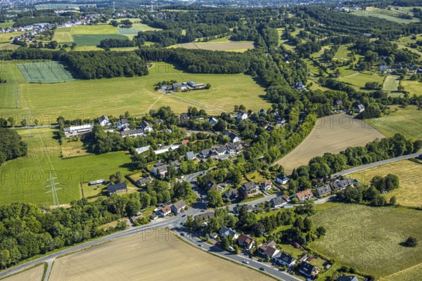 Aerial view, residential area Schee / Quellenburg, Sprockhövel, Ruhr area, North Rhine-Westphalia, Germany, Alter Schneppedahl Hof, DE, Ennepe-Ruhr-Kreis, Europe, aerial view, aerial photography, aerial photography, overview, bird's eye view, forest area, meadows and fields, birds-eyes view, overview