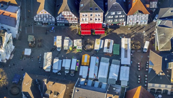 Aerial view, market day in the city centre of Unna, market on the old market, market place, Unna, Ruhr area, North Rhine-Westphalia, Germany, DE, Europe, birds-eyes view, aerial view, aerial photography, aerial photography, overview, bird's eye view