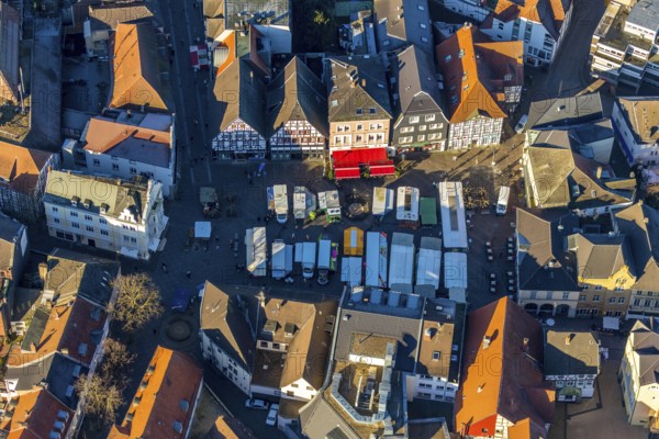 Aerial view, market day in the city centre of Unna, market on the old market, market place, Unna, Ruhr area, North Rhine-Westphalia, Germany, DE, Europe, birds-eyes view, aerial view, aerial photography, aerial photography, overview, bird's eye view