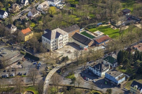 Aerial view, Katharinenschule Unna, Bornekampstraße, pedestrian bridge, outdoor swimming pool Bornekamp, Unna, Ruhr area, North Rhine-Westphalia, Germany, education, educational institution, bridge, DE, Europe, outdoor swimming pool, primary school, educational institute, aerial view, aerial photography, aerial photography, school, swimming pool, swimming pool, overview, bird's-eye view, overview