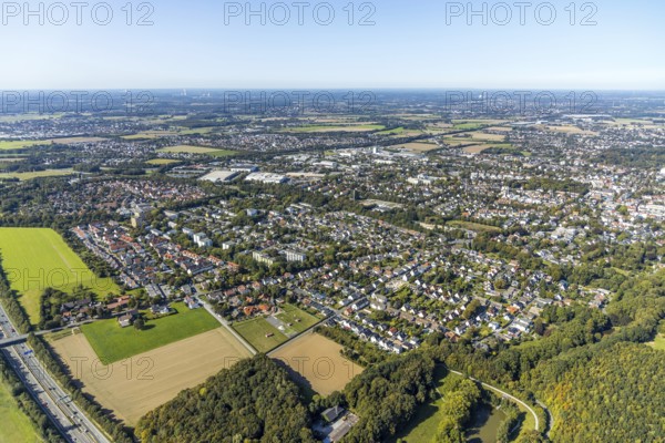 Aerial view, townscape, residential area Hertingerstraße, Unna, Ruhr area, North Rhine-Westphalia, Germany, motorway A44, DE, Europe, distant view, property tax, green trees, real estate, aerial view, aerial photography, aerial photography, townscape, urban area, overview, bird's-eye view, housing estate, living and living, residential area, residential buildings, residential quality, residential quarter, housing estate, birds-eyes view, overview