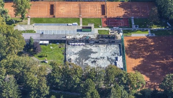 Aerial view, construction site tennis courts Tennisclub Unna 02 Grün- Weiß, fire damage, Unna, Ruhr area, North Rhine-Westphalia, Germany, construction work, construction, construction area, building site, building plots, construction project, construction site, DE, Europe, aerial view, aerial photography, aerial photography, new construction, sports, tennis, tennis facility, tennis courts, tennis club, overview, bird's-eye view, overview