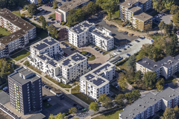 Aerial view, Parkquartier Königsborn, solar panels, photovoltaics, new construction Potsdamer Straße, Unna, Ruhr area, North Rhine-Westphalia, Germany, construction area, building site, building plots, construction project, construction site, DE, Europe, shapes and colours, property tax, real estate, aerial photography, aerial photography, aerial photography, new construction, overview, bird's eye view, residential complex, living and living, residential area, residential buildings, residential quality, residential area, residential estate, birds-eyes view, overview