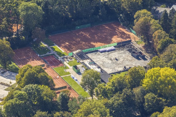 Aerial view, construction site tennis courts Tennisclub Unna 02 Grün- Weiß, fire damage, Unna, Ruhr area, North Rhine-Westphalia, Germany, construction work, construction, construction area, building site, building plots, construction project, construction site, DE, Europe, aerial view, aerial photography, aerial photography, new construction, sports, tennis, tennis facility, tennis courts, tennis club, overview, bird's-eye view, overview