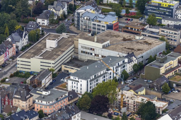 Aerial view, remodelling Friedrichstraße, Hertie ruin, planned demolition, Velbert, Ruhr area, North Rhine-Westphalia, Germany, construction project, DE, Europe, vacancy, aerial view, aerial photography, aerial photography, overview, bird's-eye view, birds-eyes view, onlyVelbert, overview, Velbert-Mitte