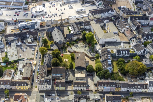 Aerial view, St. Marien Kirche, Kindertagesstätte St. Marien, Velbert, Ruhr area, North Rhine-Westphalia, Germany, place of worship, DE, Europe, place of worship, kindergarten, nursery, day care centre, day care facility, church, parish, day care centre, Kolpingstraße, denomination, aerial view, aerial photography, aerial photography, religion, overview, bird's-eye view, birds-eyes view, onlyVelbert, overview, Velbert-Mitte