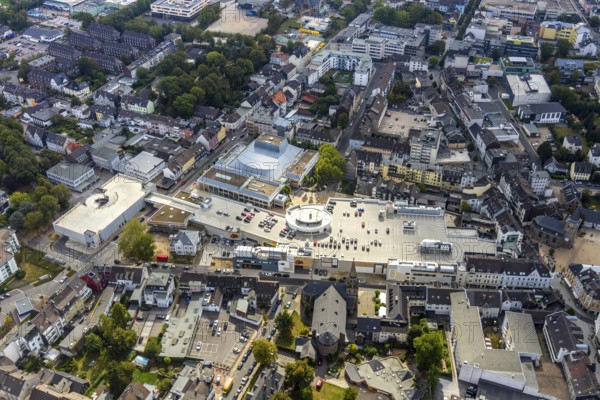 Aerial view, StadtGalerie Velbert, Forum Niederberg, Velbert, Ruhr area, North Rhine-Westphalia, Germany, DE, shopping, shopping markets, shopping square, shopping centre, Europe, culture, art, aerial view, aerial photography, aerial photography, local supply centre, Oststraße, theatre, shopping centre, town hall, theatre, overview, event location, event venue, bird's eye view, bird's eye view, cultural use, onlyVelbert, overview, Velbert-Mitte