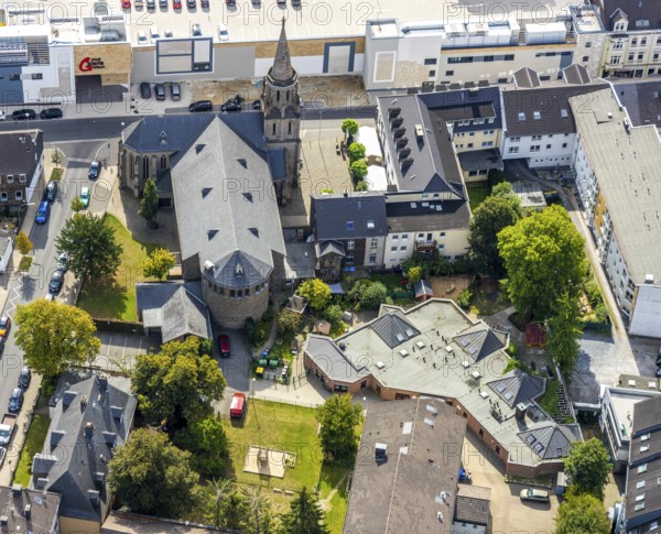 Aerial view, St. Marien Kirche, Kindertagesstätte St. Marien, Velbert, Ruhr area, North Rhine-Westphalia, Germany, place of worship, DE, Europe, place of worship, kindergarten, nursery, day care centre, day care facility, church, parish, day care centre, Kolpingstraße, denomination, aerial view, aerial photography, aerial photography, religion, overview, bird's-eye view, birds-eyes view, onlyVelbert, overview, Velbert-Mitte