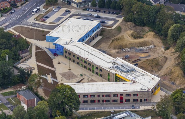 Aerial view, construction site, Kastanienallee development area, Kastanienallee primary school, Velbert, Ruhr area, North Rhine-Westphalia, Germany, construction work, construction, construction area, building site, building plots, construction measure, construction project, construction site, education, educational institution, DE, Europe, primary school, teaching institute, aerial view, aerial photography, aerial photography, new building, school, overview, bird's eye view, birds-eyes view, onlyVelbert, overview, Velbert-Mitte