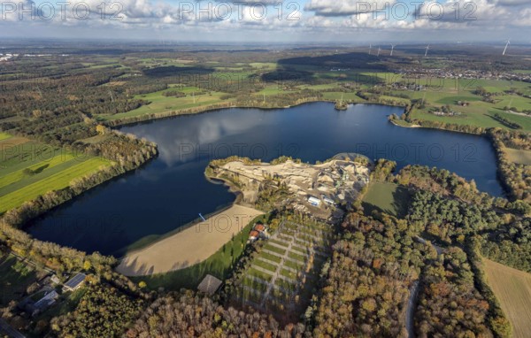 Aerial view, Tenderingssee, lido, gravel works, Möllen, Voerde, Ruhr area, North Rhine-Westphalia, Germany, bathing waters, DE, Europe, aerial view, aerial photography, aerial photography, lake, lake due to gravel extraction, overview, bird's-eye view, overview