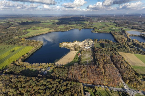 Aerial view, Tenderingssee, lido, gravel works, Möllen, Voerde, Ruhr area, North Rhine-Westphalia, Germany, bathing waters, DE, Europe, aerial view, aerial photography, aerial photography, lake, lake due to gravel extraction, overview, bird's-eye view, overview