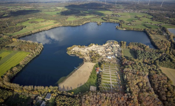 Aerial view, Tenderingssee, lido, gravel works, Möllen, Voerde, Ruhr area, North Rhine-Westphalia, Germany, bathing waters, DE, Europe, aerial view, aerial photography, aerial photography, lake, lake due to gravel extraction, overview, bird's-eye view, overview