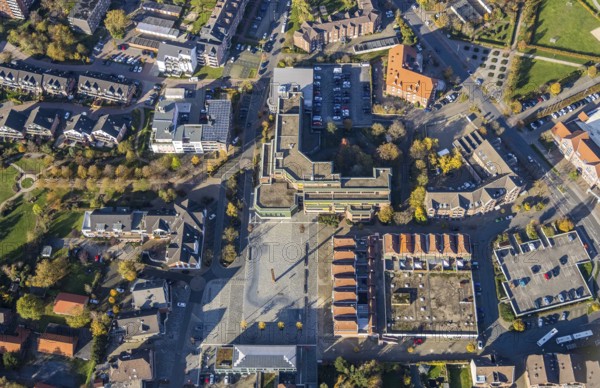 Aerial view, town hall Voerde, town hall square, hotel Niederrhein, Voerde, North Rhine-Westphalia, Germany, authority, DE, Europe, inn, gastronomy, community, commercial buildings, hotel, hotel facilities, hotel business, real estate, aerial view, aerial photography, aerial photography, Niederrhein, town hall, Ruhr area, city library Voerde, city administration, overview, accommodation, administration, bird's eye view, residential buildings, birds-eyes view, overview