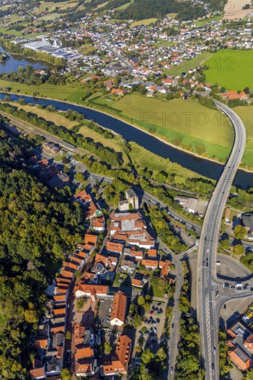 Aerial view, local view, residential area at the edge of the forest Langestraße, Weser bridge, Vlotho, OWL, Ostwestfalen-Lippe, East Westphalia, North Rhine-Westphalia, Germany, bridge Mindener Straße, DE, Europe, river Weser, property tax, real estate, aerial photograph, aerial photography, aerial photography, OWL book, OWL book, overview, bird's-eye view, forest area, residential area, living and living, residential area, residential buildings, residential quality, residential neighbourhood, housing estate, bird's-eye view, overview
