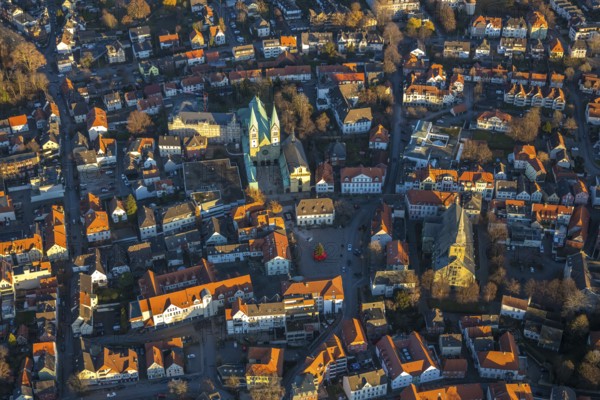 Aerial view, Basilica of the Visitation of the Virgin Mary, Walburgisstraße, old pilgrimage church, Franciscan monastery renovation, St. Walburga Catholic Church, market square with Christmas tree, Klosterstraße, Werl, North Rhine-Westphalia, Germany