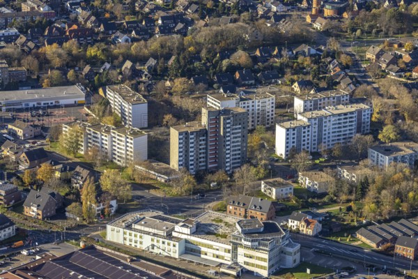 Aerial view, Heinrich-Trox-Platz, high-rise buildings Vluyner Nordring, Humboldtstraße, Vluyn, Neukirchen-Vluyn, Ruhr area, North Rhine-Westphalia, Germany, DE, Europe, property tax, high-rise buildings, real estate, aerial view, aerial photography, aerial photography, overview, bird's-eye view, residential complex, living and living, residential area, residential buildings, quality of life, residential neighbourhood, housing estate, bird's-eye view, overview