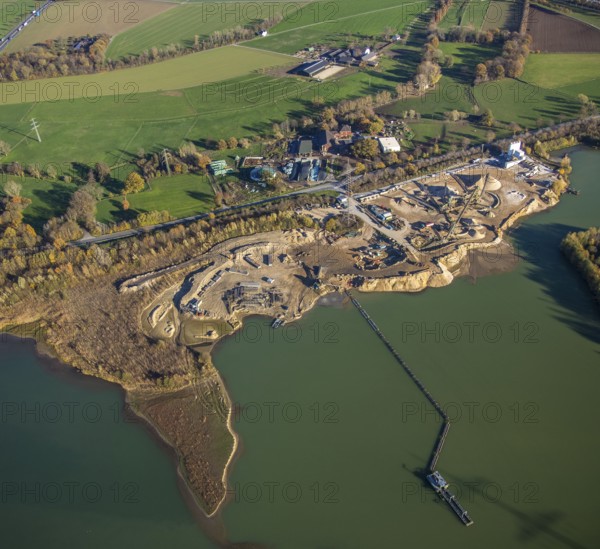 Aerial view, Krefelder Straße quarry pond, meadows and fields, Neukirchen, Neukirchen-Vluyn, Ruhr area, North Rhine-Westphalia, Germany, An der Neuen Mühle, motorway A40, Carl Risch GmbH, DE, Europe, aerial view, aerial photography, aerial photography, mill, lake, overview, bird's-eye view, overview
