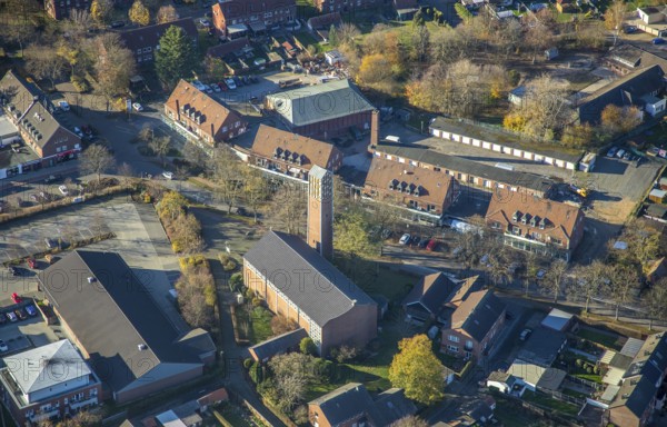 Aerial view, catholic church Quirinuskirche, Neukirchen, Neukirchen-Vluyn, Ruhr area, North Rhine-Westphalia, Germany, place of worship, DE, Ernst-Moritz-Arndt-Straße, Europe, Geitlingstraße, religious community, place of worship, holy site, church, church community, denomination, aerial view, aerial photography, aerial photography, religion, religious site, overview, bird's-eye view, overview